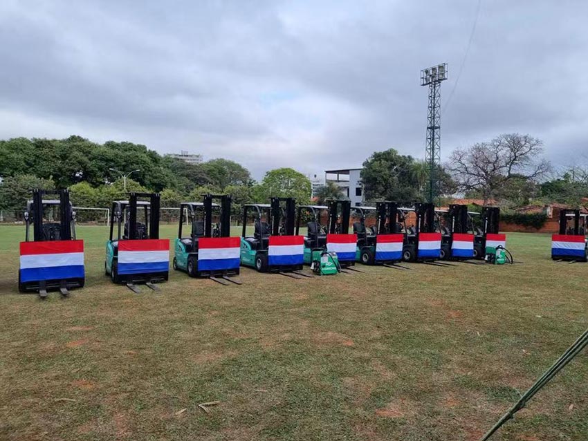 Hangcha lithium-ion forklifts delivered to Paraguay (2).jpg