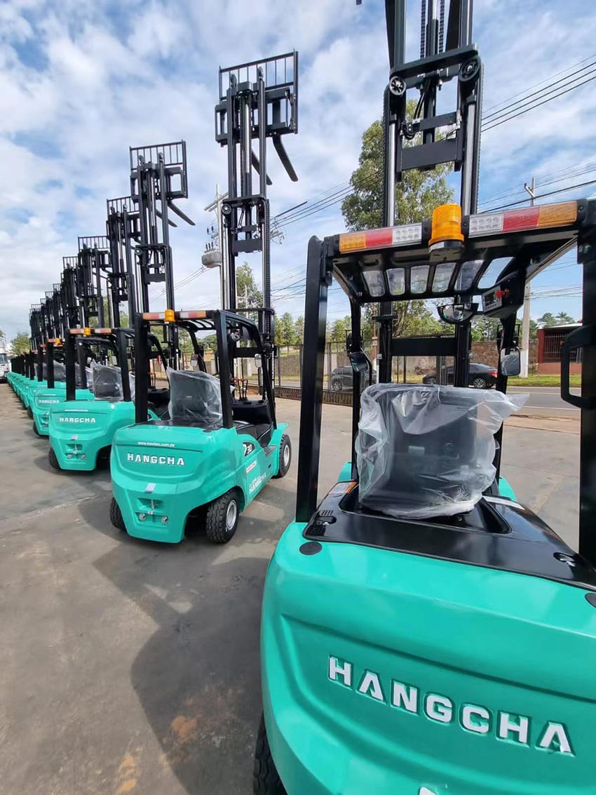 Hangcha lithium-ion forklifts delivered to Paraguay (1).jpg