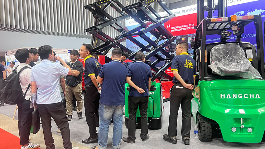 All-Eyes-on-Hangcha-at-Vietnam’s-Industrial-Hotspot!-03.jpg