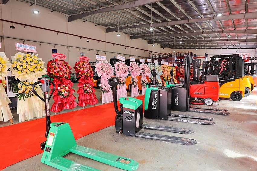 Grand-Opening-of-Hangcha-Vietnam-08.jpg