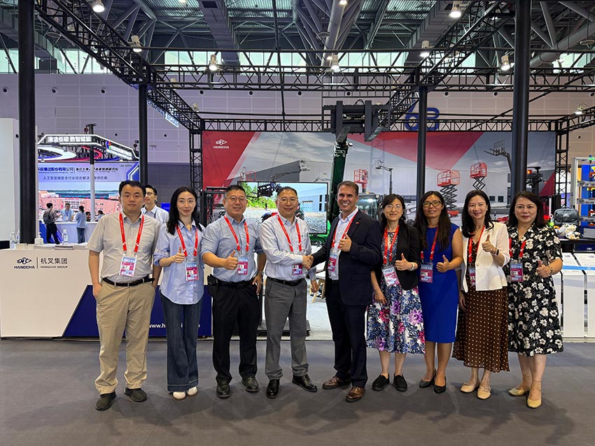 Smart-Logistics-in-Action-Hangcha-at-GDTE-2025!-02.jpg