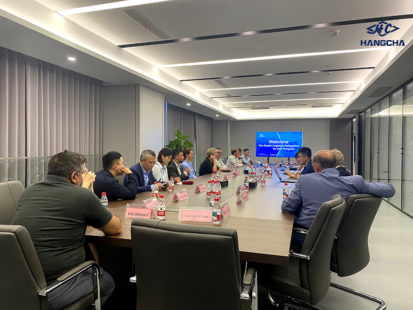 Dutch-Logistics-Delegation-Visits-Hangcha!-02.jpg