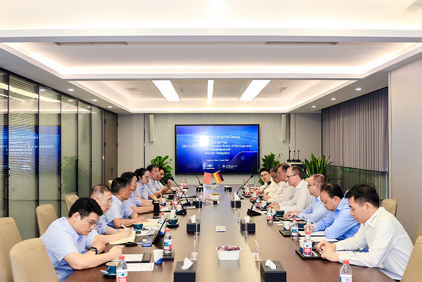 TÜV-Rheinland-Delegation-Visits-Hangcha-for-Strategic-Talks-02.jpg